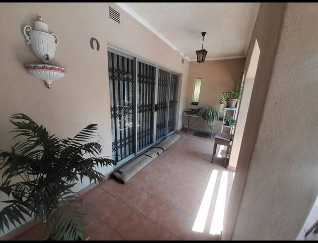 4 BEDROOM HOUSE FOR SALE IN RUSTENBURG CENTRAL